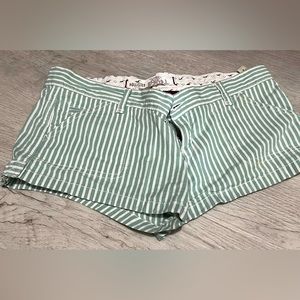 Hollister shorts green/white stripe